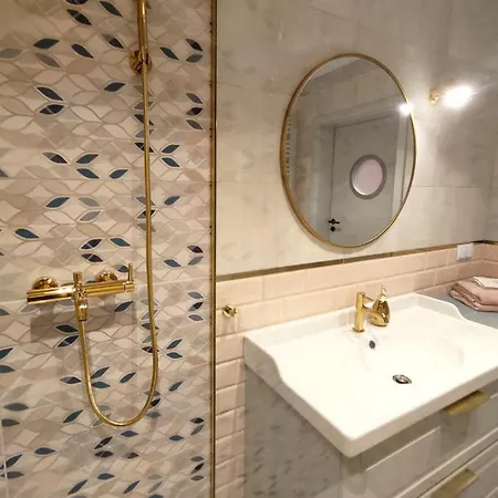 Koralove Romantyczny Z Kominkiem Apartament
